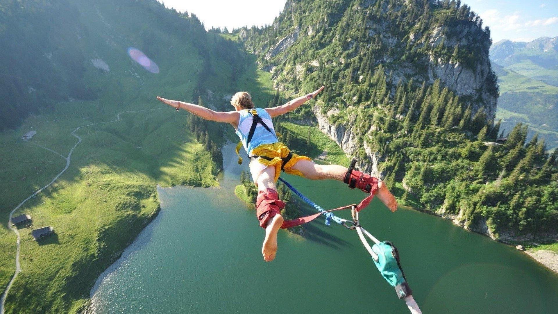 中学篮球增加女子组别比赛场次提高参与平衡度，初中女子篮球比赛规则